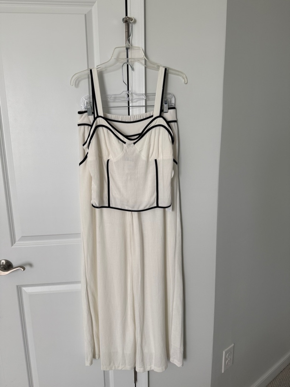 Sienna Sky Ivory 2Piece Pant Set with Black Piping - Large.
